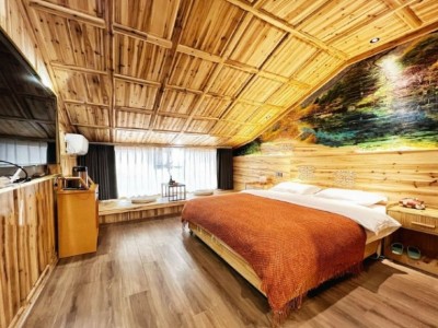 京言轻居(九寨沟上四寨店)